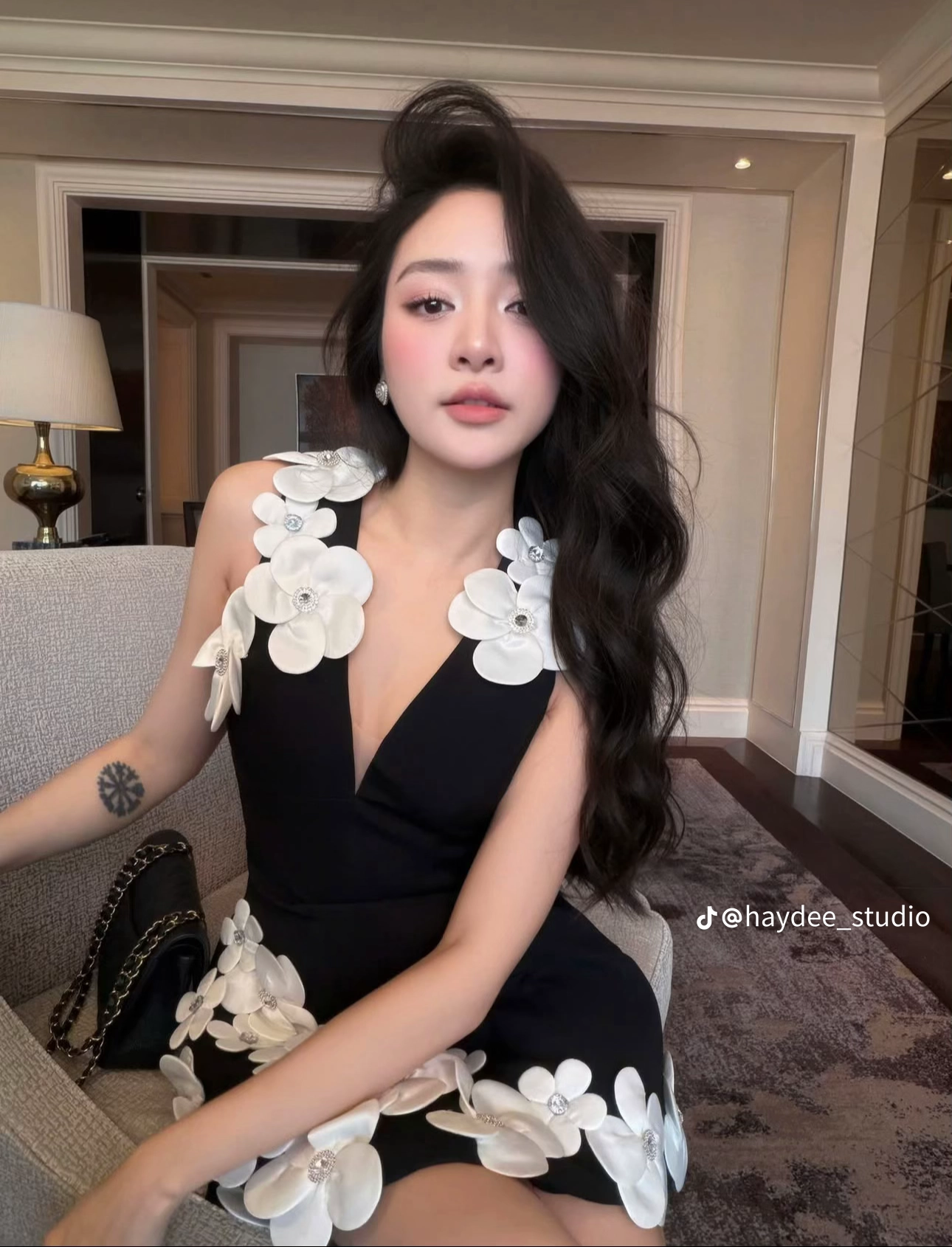 Pass Đầm đen hoa ChouChou