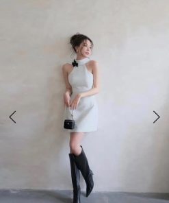 Alternative view of Pass váy ngắn Trio Ji trắng cổ lọ