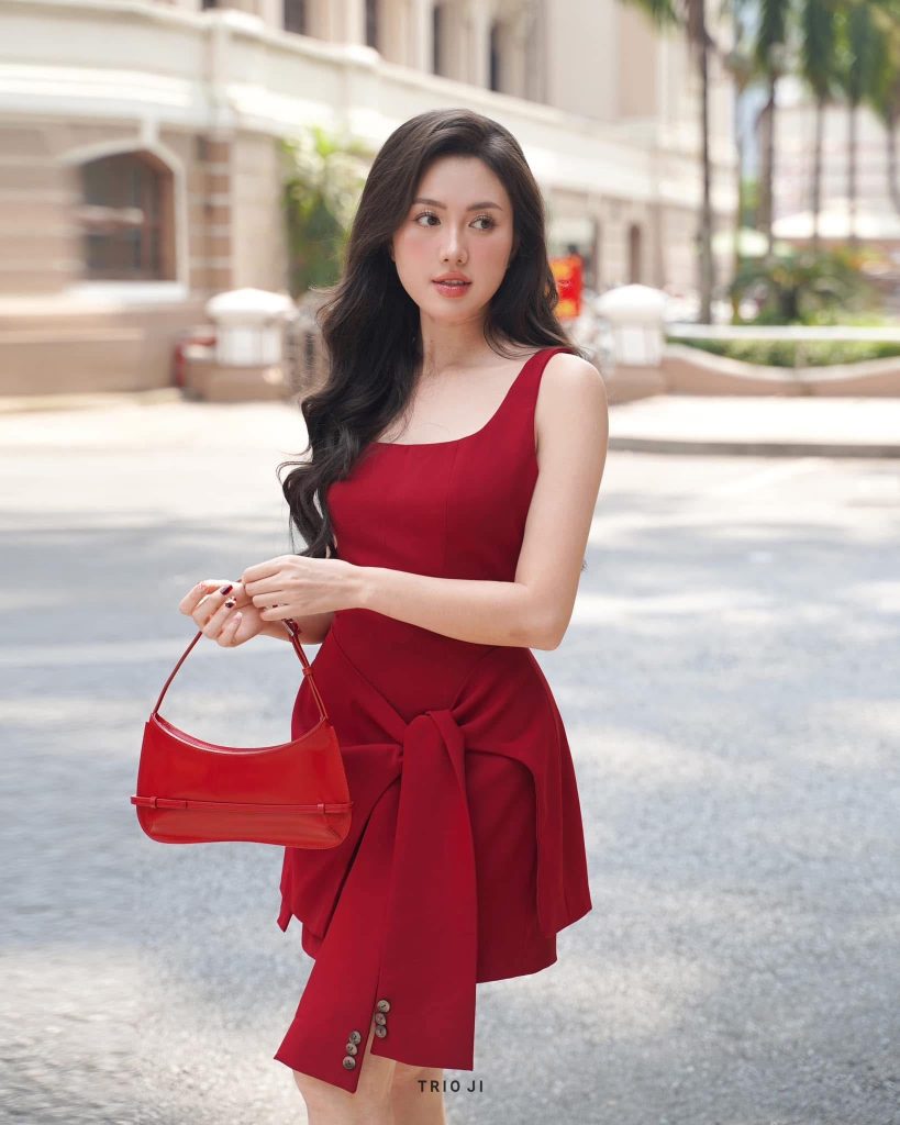 Pass váy Trio Ji size M đỏ basic năng động