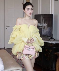 Áo trễ vai tay bồng